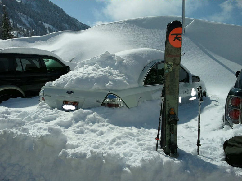 05_snowbird_diggingoutmycar_110307.jpg (84.2 KiB) Viewed 1566 times 05_snowbird_diggingoutmycar_110307.jpg